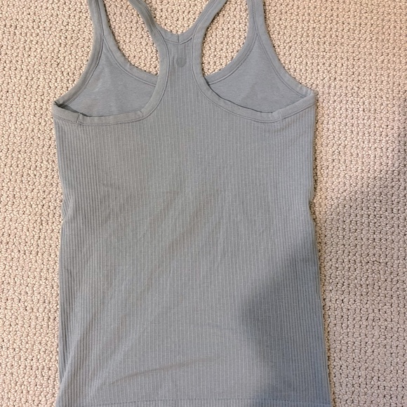 side 6 lululemon eb to the street tank! - Picture 2 of 3